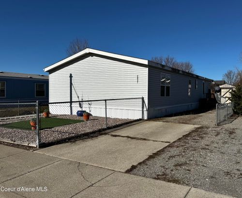 2037 W Yorkshire Ave, Coeur D Alene, ID, 83815-9453 | Card Image