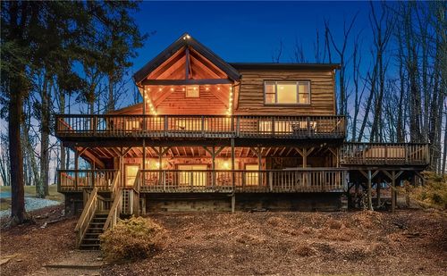 1697 Peninsula Dr, Central City, PA, 15926 | Card Image