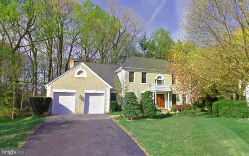 2 Royal Dominion Ct, BETHESDA, MD, 20817-4652 | Card Image