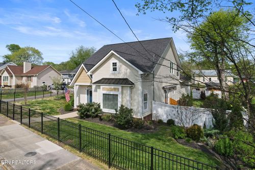 606 Eagle Bend Rd, Clinton, TN, 37716-3868 | Card Image