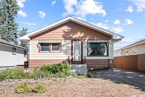 1737 Regent St, Regina, SK, S4N1S4 | Card Image