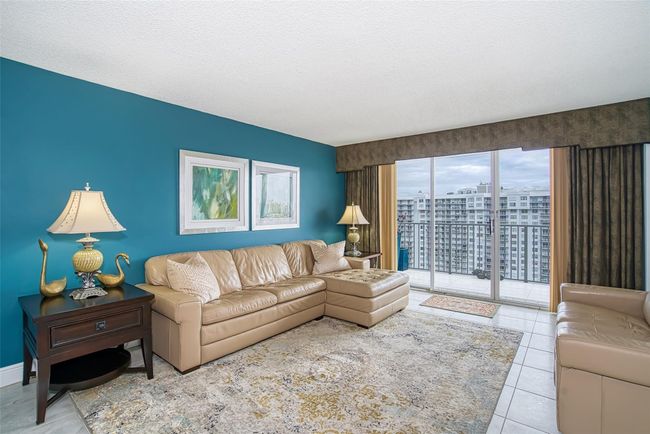 2014W - 2801 Ne 183rd St, Condo with 2 bedrooms, 2 bathrooms and null parking in Aventura FL | Image 4