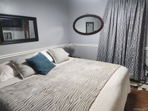 60-09 69th Pl, Maspeth, NY, 11378-2928 | Card Image