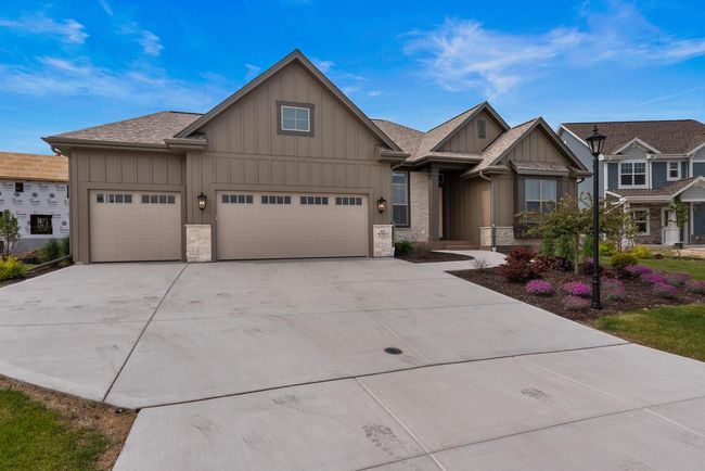 N55W19373 Red Crown Lane, House other with 4 bedrooms, 3 bathrooms and null parking in Menomonee Falls WI | Image 44