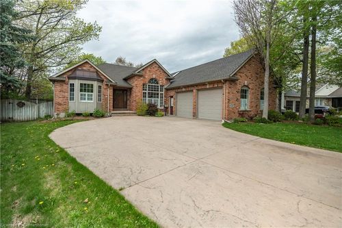 632 Bayhampton Cres, Waterloo, ON, N2K3N9 | Card Image