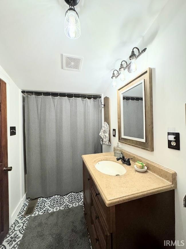 3810 100, House other with 4 bedrooms, 2 bathrooms and null parking in Flora IN | Image 17