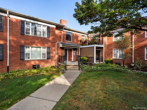 27689 W Echo Vly, Farmington Hills, MI, 48334-4451 | Card Image