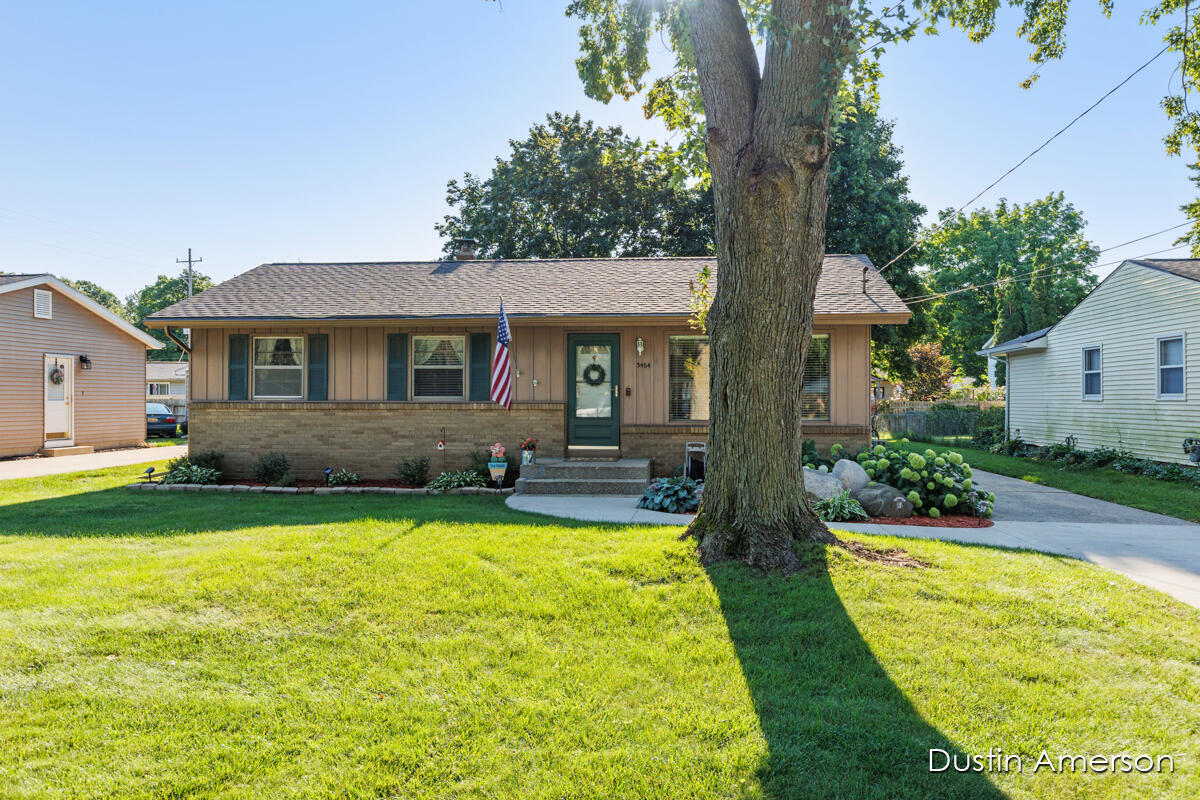Goodman Ave, Wyoming, MI 49519