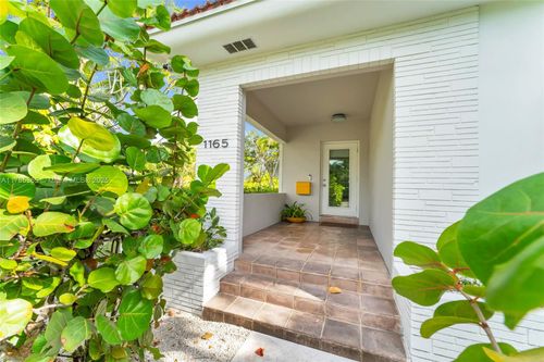 1165 Ne 105th St, Miami Shores, FL, 33138-2126 | Card Image