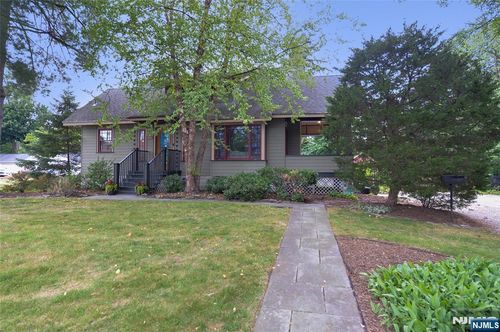 429 Sterling Pl, Ridgewood, NJ, 07450-1836 | Card Image
