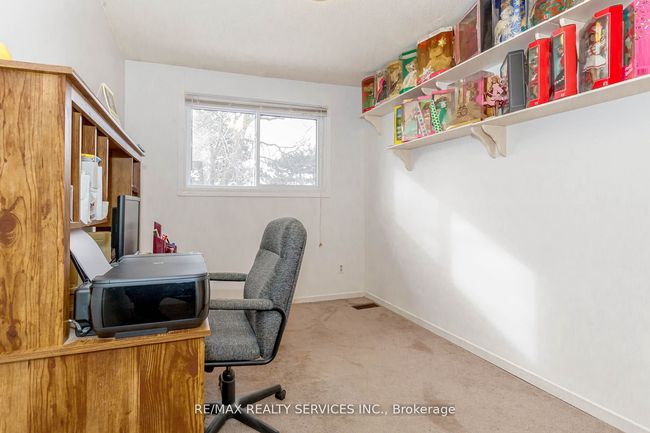 4 Collins Cres, Condo with 3 bedrooms, 2 bathrooms and 1 parking in Brampton ON | Image 18