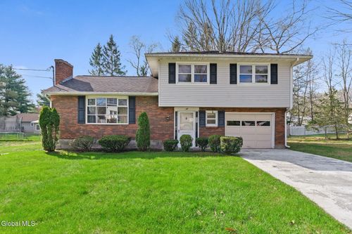 6 St Thomas Ln, Schenectady, NY, 12304-4596 | Card Image