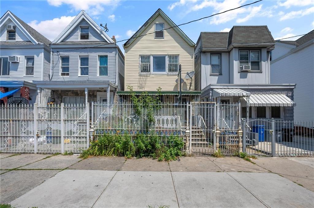 Ridgewood Ave, Brooklyn, NY 11208