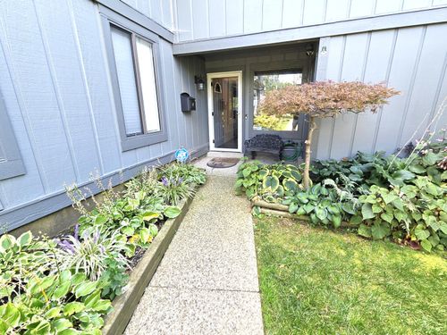 84-500 Laketower Dr, Lexington, KY, 40502-2677 | Card Image