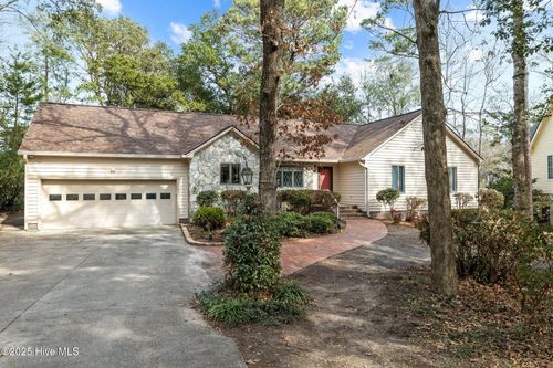 8 Fairways Ct, Pine Knoll Shores, NC, 28512-6717 | Card Image