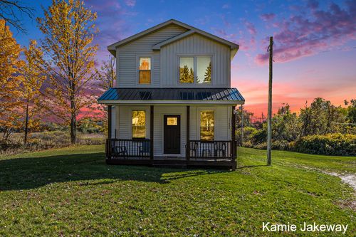 11884 Old Belding Rd Ne, Belding, MI, 48809-9389 | Card Image