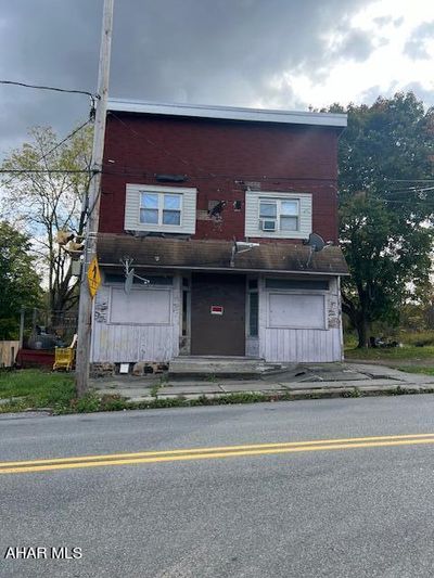 1320-1324 N 4th Avenue, Home with 0 bedrooms, 6 bathrooms and null parking in Altoona PA | Image 1