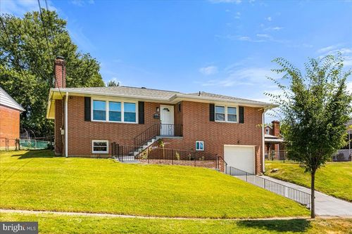 4210 21st Ave, TEMPLE HILLS, MD, 20748-4302 | Card Image