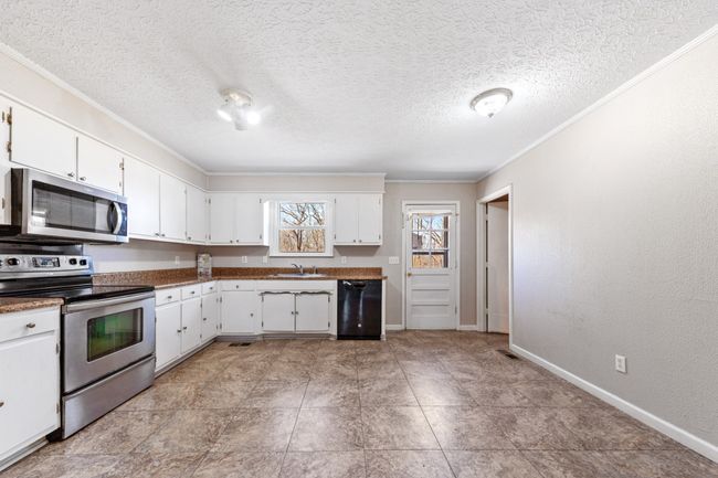 9211 Bates Trl, House other with 3 bedrooms, 2 bathrooms and 1 parking in Lyles TN | Image 12
