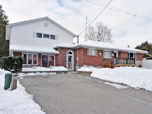 2-630 Wychwood St, Oshawa, ON, L1G2T3 | Card Image