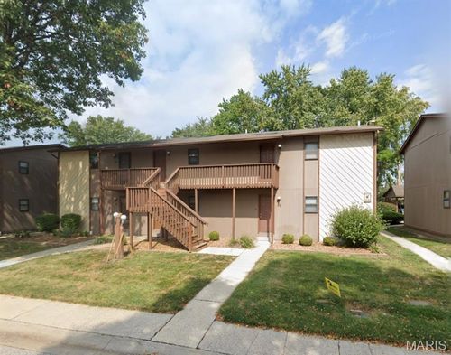 89 Peachtree Ln, Fairview Heights, IL, 62208-3814 | Card Image