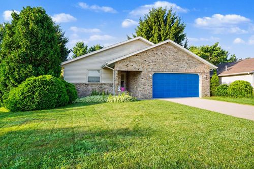 212 E Dunn Rd, New Carlisle, IN, 46552 | Card Image