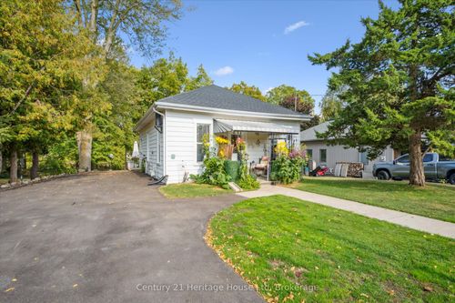 {{alt}} | Card Image