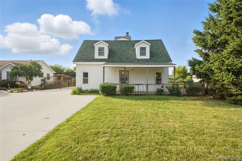 420 Wellsboro St, Walled Lake, MI, 48390-3470 | Card Image