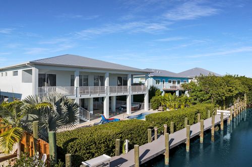 207 Bruce Ct, Marathon, FL, 33050-2953 | Card Image