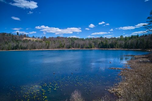 9 Wheatley, Stockbridge, MA, 01262 | Card Image