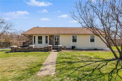 6721 Se Isley Dr, Holt, MO, 64048-8346 | Card Image