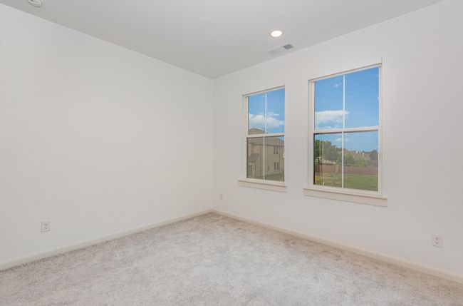 Empty room with carpet and recessed lighting | Image 27