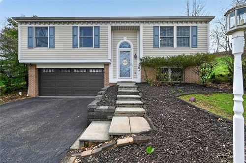 307 Lawrence Pl, Coraopolis, PA, 15108-4742 | Card Image
