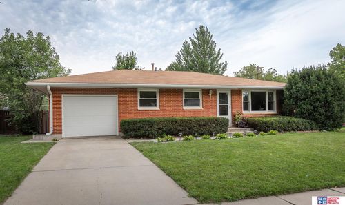 7330 S Wedgewood Dr, Lincoln, NE, 68510-4267 | Card Image