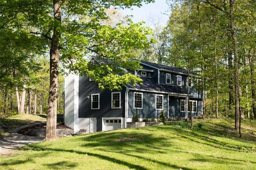 41 Meddaugh Rd, Pleasant Valley, NY, 12569-5310 | Card Image