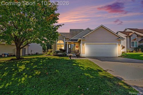1305 Pin Oak Blf, Howell, MI, 48843-8285 | Card Image