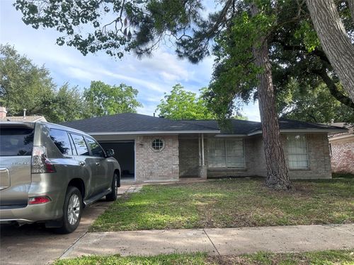 13611 Fernhill Dr, Sugar Land, TX, 77498-2361 | Card Image