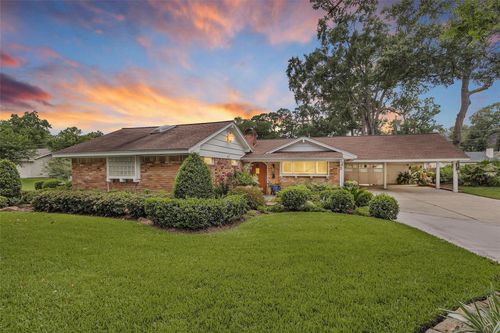 3 Fairway Dr, Conroe, TX, 77304-1735 | Card Image