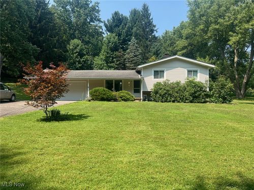 10504 Mulberry Rd, Chardon, OH, 44024-8701 | Card Image