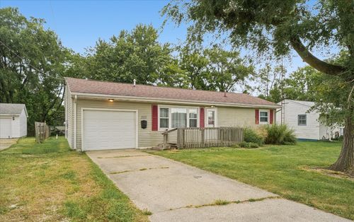 1115 Eastview Dr, Paxton, IL, 60957-1803 | Card Image