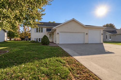 105 Torrey Pines Dr, Mankato, MN, 56001-6436 | Card Image