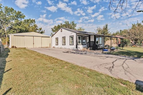 210 Walnut St, Chico, TX, 76431-2320 | Card Image