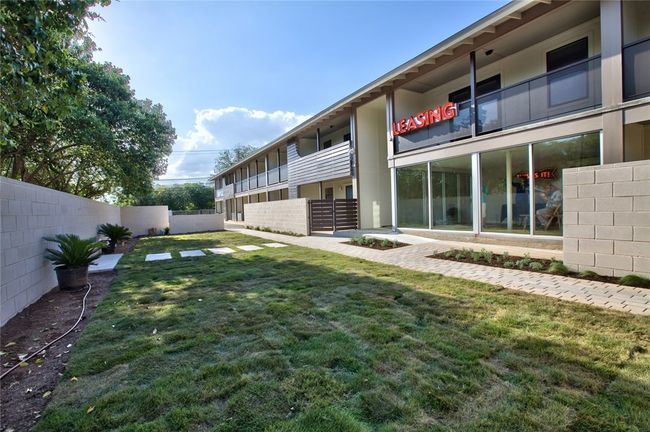 APT-117 - 924 E 51 St St, Townhouse with 1 bedrooms, 1 bathrooms and 1 parking in Austin TX | Image 32