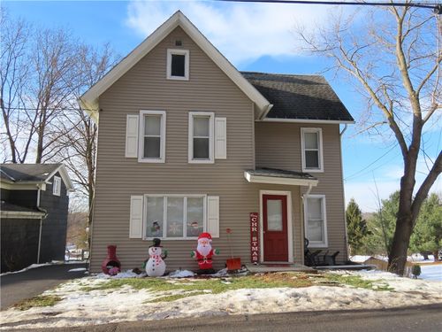 17 Layton St, Lyons, NY, 14489-1207 | Card Image