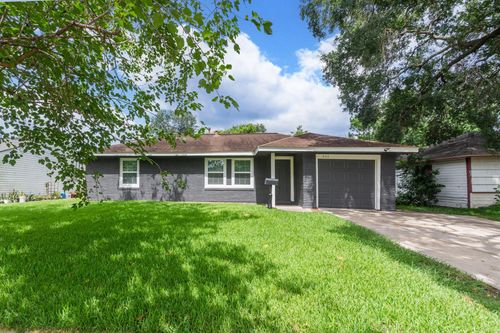 802 Mobile Dr, Pasadena, TX, 77506-3206 | Card Image