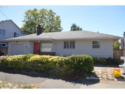641 Se 148th Ave, Portland, OR, 97233-2582 | Card Image