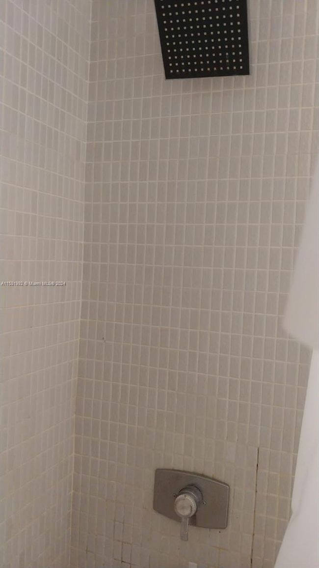 APT-1N - 500 Executive Center Dr, Condo with 2 bedrooms, 2 bathrooms and null parking in West Palm Beach FL | Image 29