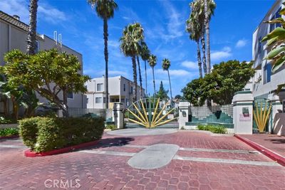 1205 - Sylmar Avenue, Townhouse with 3 bedrooms, 2 bathrooms and 2 parking in Sherman Oaks CA | Image 1