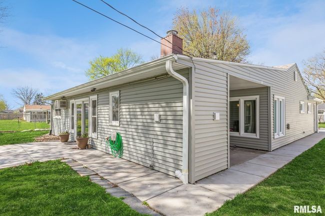 1211 15 Th St, House other with 4 bedrooms, 3 bathrooms and null parking in Bettendorf IA | Image 5