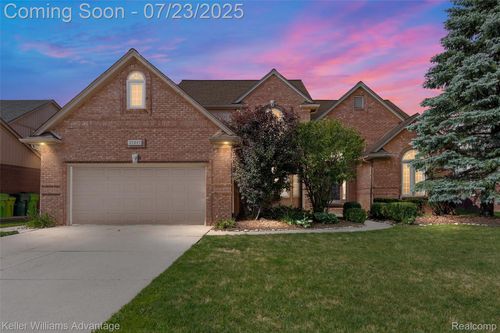 17217 Shinnecock Dr, Macomb, MI, 48042-6205 | Card Image